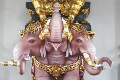 Chiang Mai: Old City Walking Tour with Temples & History Small Group Without Entry Fees