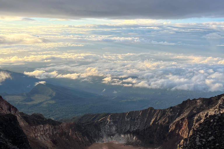Oke Rinjani 2-Day Trek – Summit Climb & Amazing Views