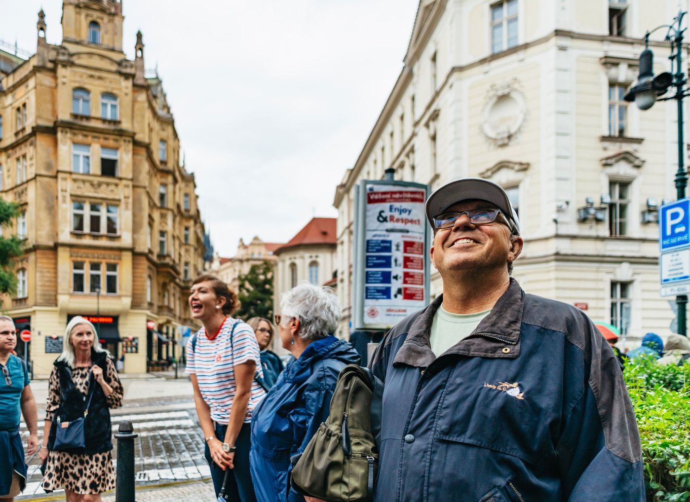 Prag: Byens højdepunkter med bus, båd og til fods