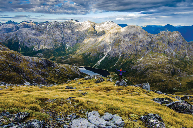Te Anau: Hidden Lakes and Mountains