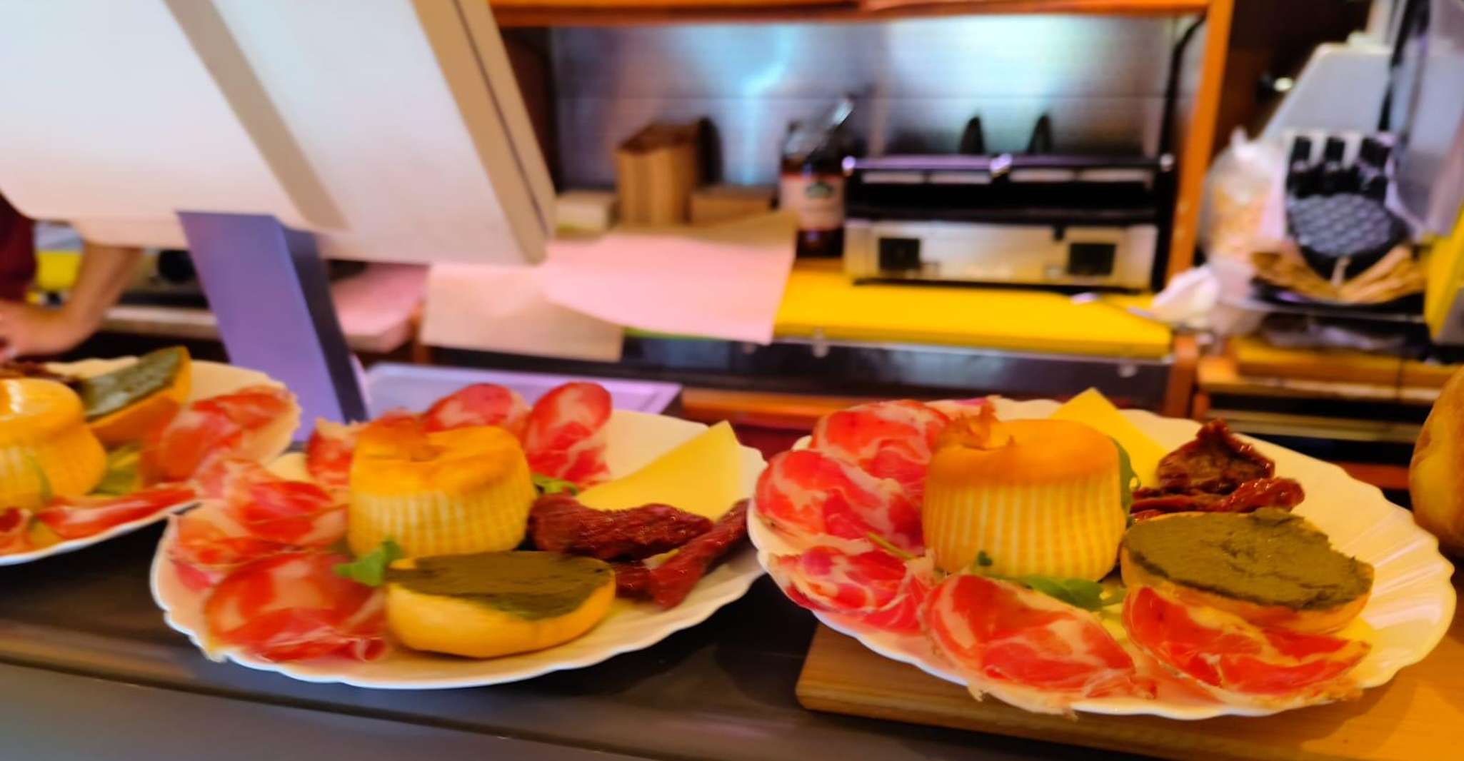 Brindisi: Alberobello, Locorotondo & Ostuni Tour with Brunch photo 15