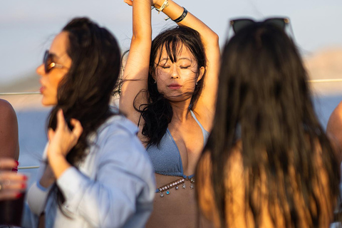 Ibiza: Sunset Boat Party at Ibiza Boat Club with Open Bar Aftersun Ibiza Sunset Boat Party: Early Bird Phase 1