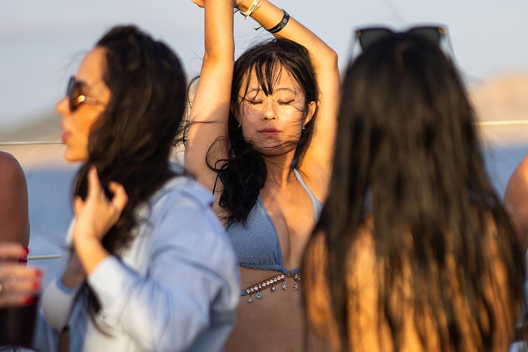 Ibiza: Sunset Boat Party at Ibiza Boat Club with Open Bar Aftersun Ibiza Sunset Boat Party: Early Bird Phase 1