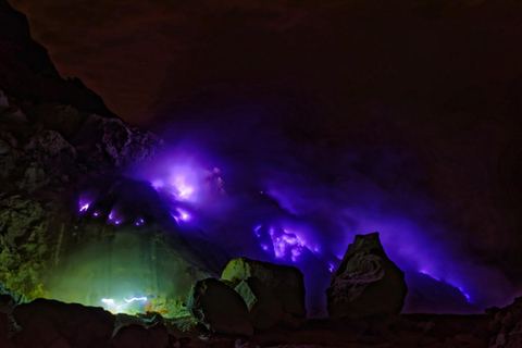 From Bali: Ijen Sunrise Tour & Breakfast at Local Restaurant