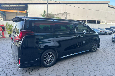 Penang: Private Airport Transfer with Food Tasting