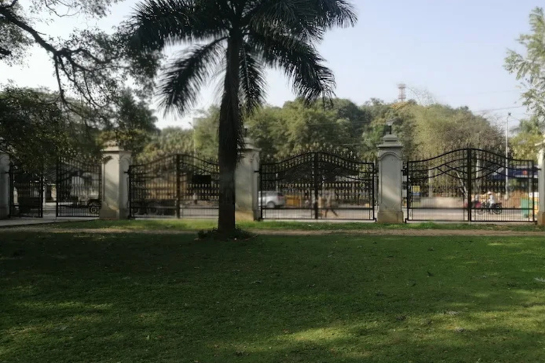 بنغالور: جولة إرشادية في نافورة أنديرا غاندي الموسيقيةBangalore: Indira Gandhi Musical Fountain Guided Tour