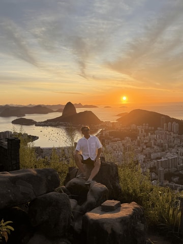 Rio de Janeiro: Dona Marta Sunrise Tour with Photos