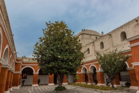 Guided tour of Arequipa and the Santa Catalina Monastery