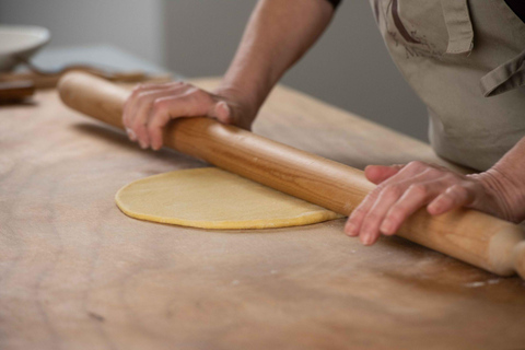 佛罗伦萨：意面制作课程，含晚餐、葡萄酒和... 唱歌！佛罗伦萨：意面制作课程，含晚餐、葡萄酒...还有歌唱！