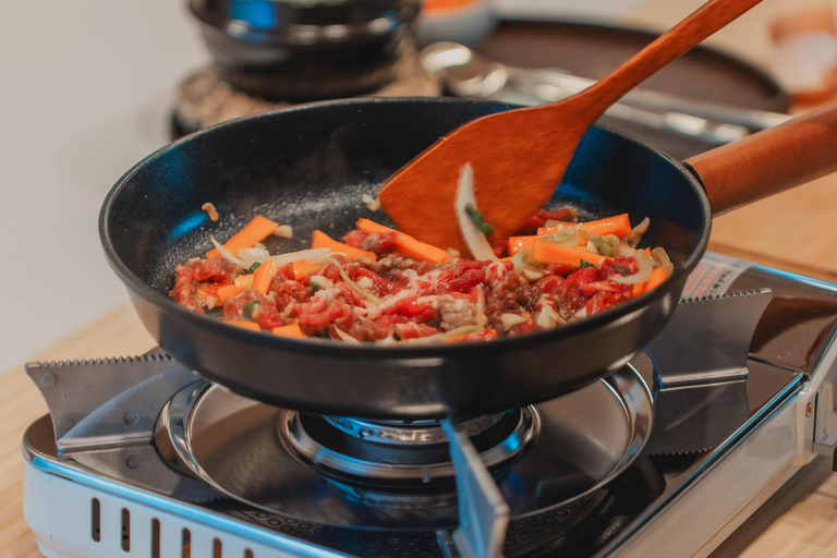 Séoul : cours de cuisine coréenne avec courses dans une épicerie locale