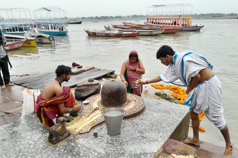 Varanasi: rejs o wschodzie słońca i wycieczka piesza