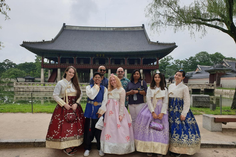 Seul: City Hightlights, Palace Tour e Hanbok opcionalCom locação de Hanbok (roupa tradicional coreana)