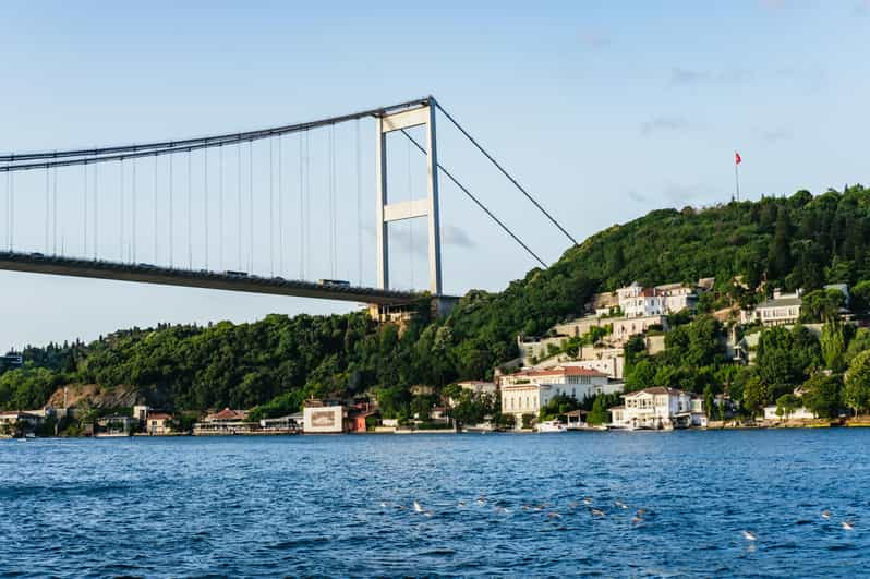 Istanbul: Bosphorus Sunset Cruise on a Luxurious Yacht | GetYourGuide