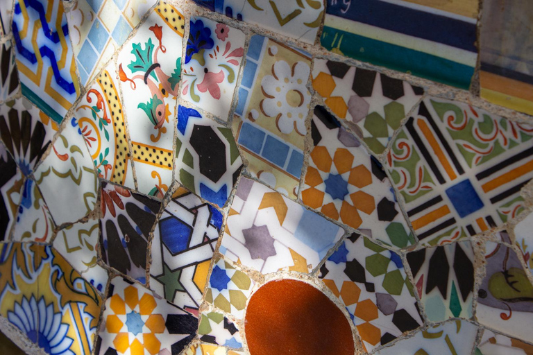 Barcelona: Park Güell Guided Tour with Skip the Line Ticket Spanish Tour