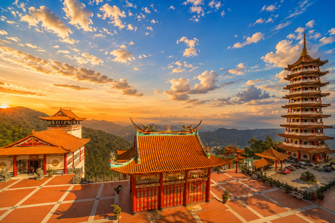 From Kuala Lumpur: Genting Highlands Day Trip with Cable Car