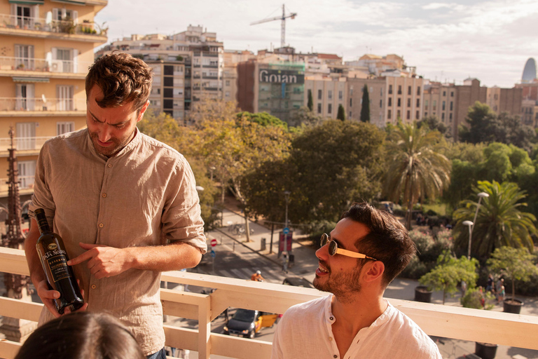 Prywatna degustacja wina z widokiem na Sagrada Familia i posiłkiem tapas