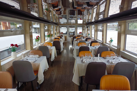 Paris : Dîner-croisière sur la Seine depuis la Tour Eiffel