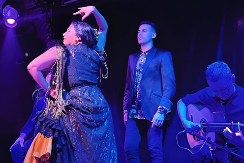 Barcelona: Exclusive Flamenco Show at El Paraigua with Drink Barcelona: Intimate Flamenco Show with Drink Only Special