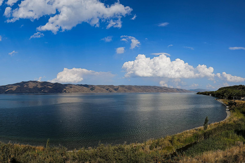 From Tbilisi: Armenia Day Trip with Yerevan & Cascade