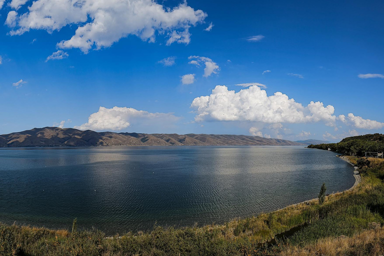 From Tbilisi: Armenia Day Trip with Yerevan & Cascade