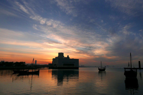 Doha: Wycieczka po mieście z przewodnikiem i rejs łodzią Dhow Wycieczka prywatna