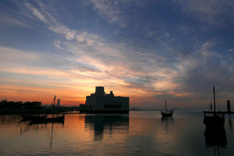 Doha: Wycieczka po mieście z przewodnikiem i rejs łodzią Dhow Wycieczka prywatna