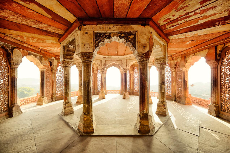 从孟买出发：当天往返泰姬陵、阿格拉一日游（含往返机票）从德里或阿格拉：机场接机及泰姬陵游览