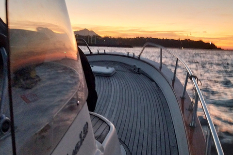 Procida : Excursion en bateau privé avec vue sur la mer et plongée en apnéeProcida Vue sur la mer