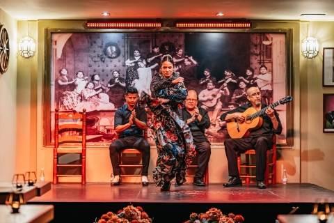 Sevilla: espectáculo de flamenco con cena andaluza opcionalEspectáculo de flamenco con cena completa