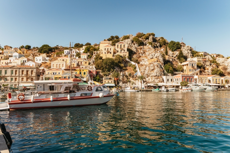 Desde Rodas: excursión de un día en barco a la isla SymiTour con recogida en hotel desde la costa oeste
