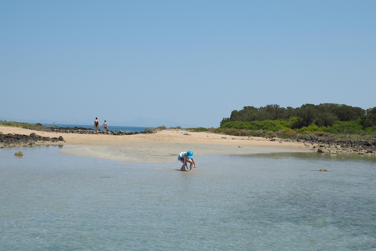 Athènes : excursion d&#039;une journée en bateau avec baignade et piscine thermaleAthènes : excursion d&#039;une journée en bateau vers les îles avec baignade