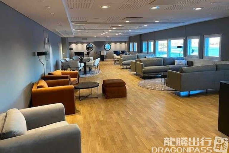 Estocolmo: acceso a la sala Pearl del aeropuerto de ArlandaSalidas nacionales e internacionales T4: Sala Pearl