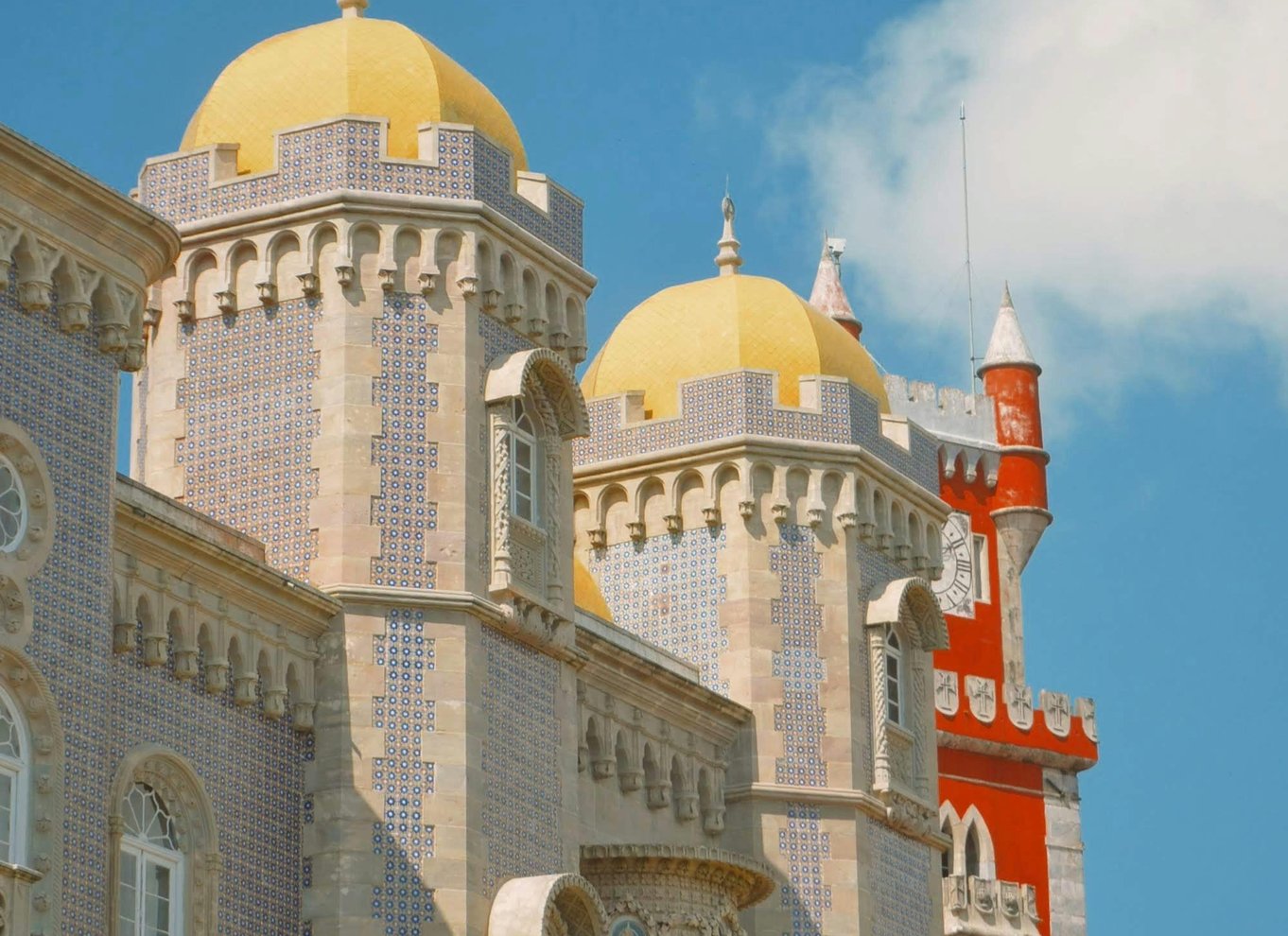 Fra Lissabon: Sintra, Pena, Regaleira, Kap Roca og Cascais