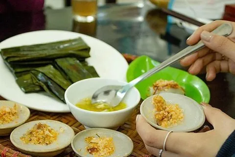 Hue : Night Street Food Tour with a Local Guide