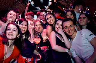 Madrid: Geführte Kneipentour Madrid Erlebnis und Club-Eintritt