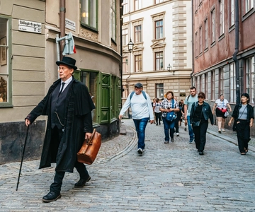 Stockholm: 1.5-Hour Ghost Walk and Historical Tour