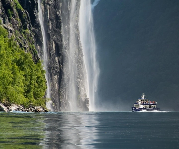 Från Ålesund: Båtkryssning tur och retur till Geirangerfjord