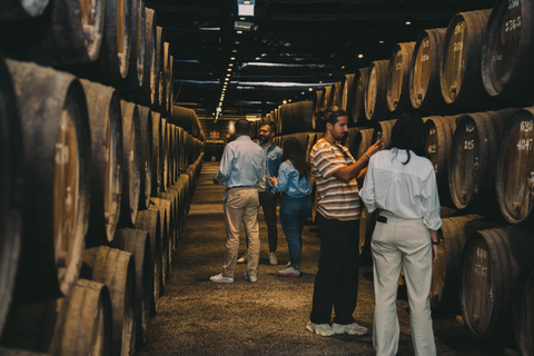 Porto: WOW Day Pass & Taylor’s Port Cellar Tour