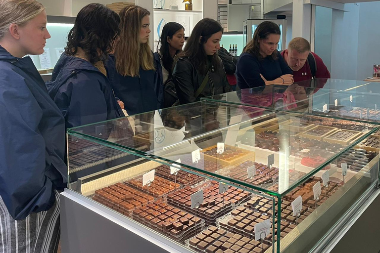 Bordeaux: Ultimate Lunch or Afternoon Food Tour Group Tour - Max 6 People
