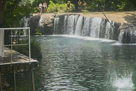 Port Vila: Natural Wonders & Waterfall Tour with BBQ Lunch