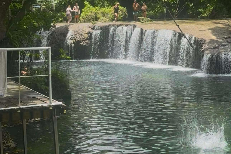 Port Vila: Natural Wonders & Waterfall Tour with BBQ Lunch