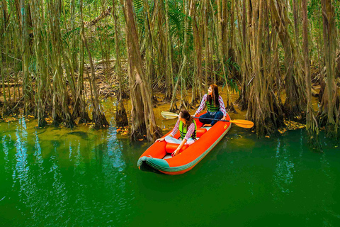 De kleine Amazone van Khao Lak: Dagtrip kano, trektocht en waterval