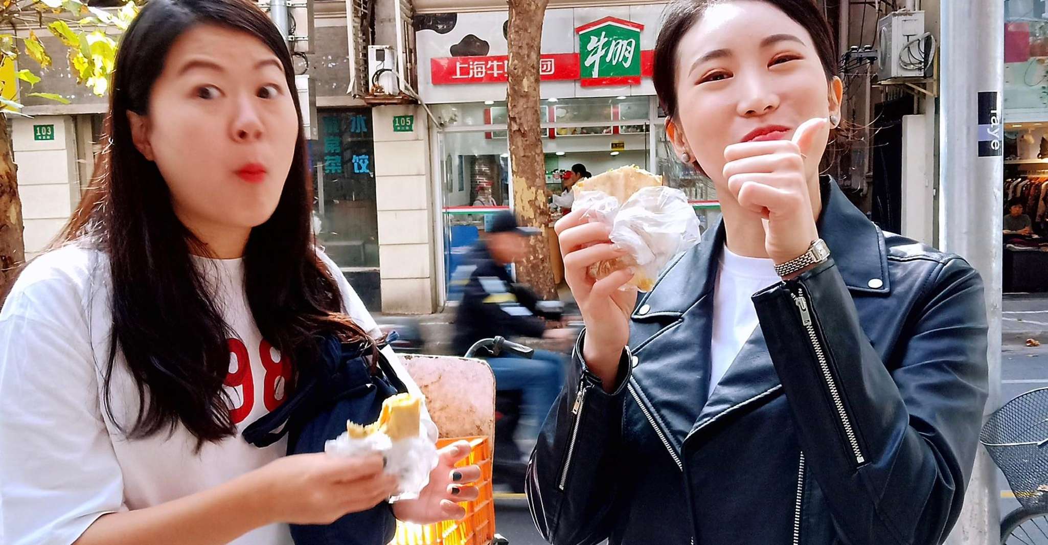 Shanghai: Half-Day Biking and Local Food Tour photo 11