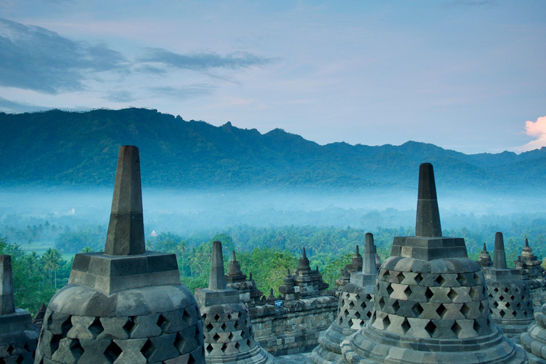 Yogyakarta : ascension du temple de Borobudur, Prambanan, visite de la villeBorobudur, Prambanan, Palais du Sultan de Yogyakarta, tout compris