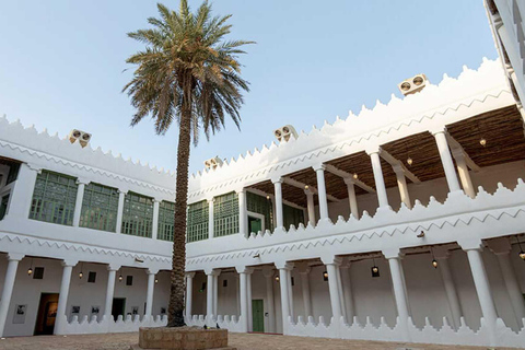 Riyadh: Heritage Tour from National Museum to Souq Ushaiger Private car transfer with tour guide (price for two people)
