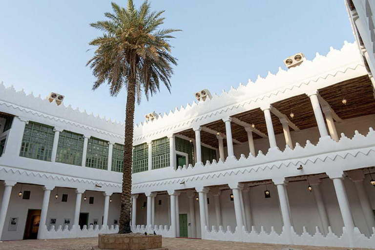 Riyadh: Heritage Tour from National Museum to Souq Ushaiger Private car transfer with tour guide (price for two people)