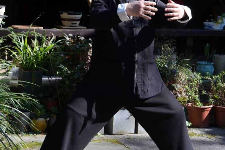 Hangzhou: Tai Chi Class and Ancient Streets Walking Tour
