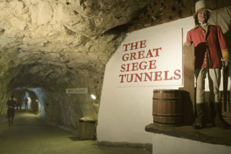 Gibraltar : Visite privée avec la grotte de Saint-Michel et les singes