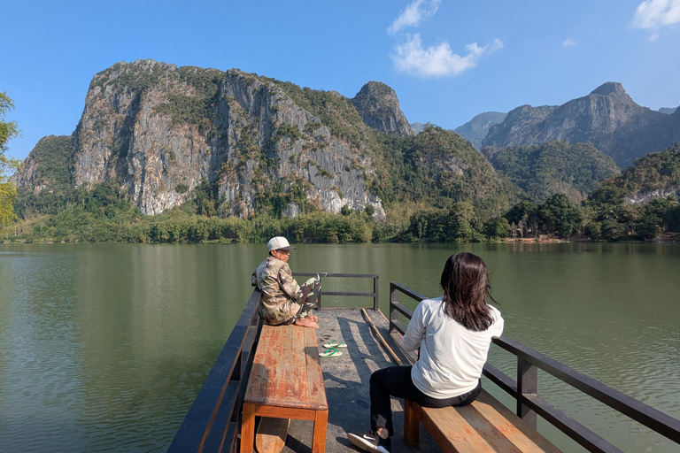 Z Luang Prabang do Nong Khiaw: Rejs po rzece, wędrówka i wodospad