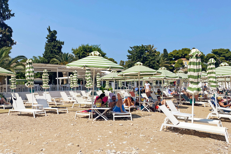 Isla de Spetses: excursión de día completo en autobús desde Atenas con bañoIsla de Spetses: excursión de un día en autobús desde Atenas con baño